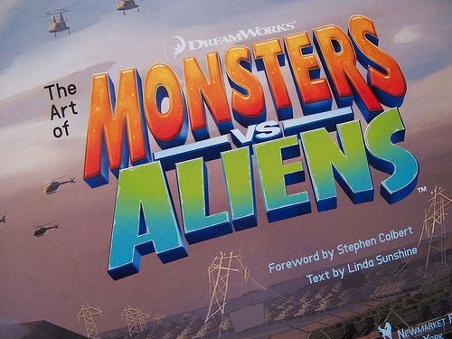 Book Review: The Art of Aliens vs Monsters