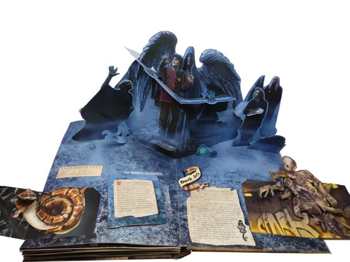 Harry Potter: A Pop-Up Book: Based on the Film Phenomenon - 01